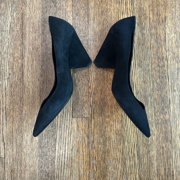 Saint Laurent Suede Pumps - Picture 2 of 11